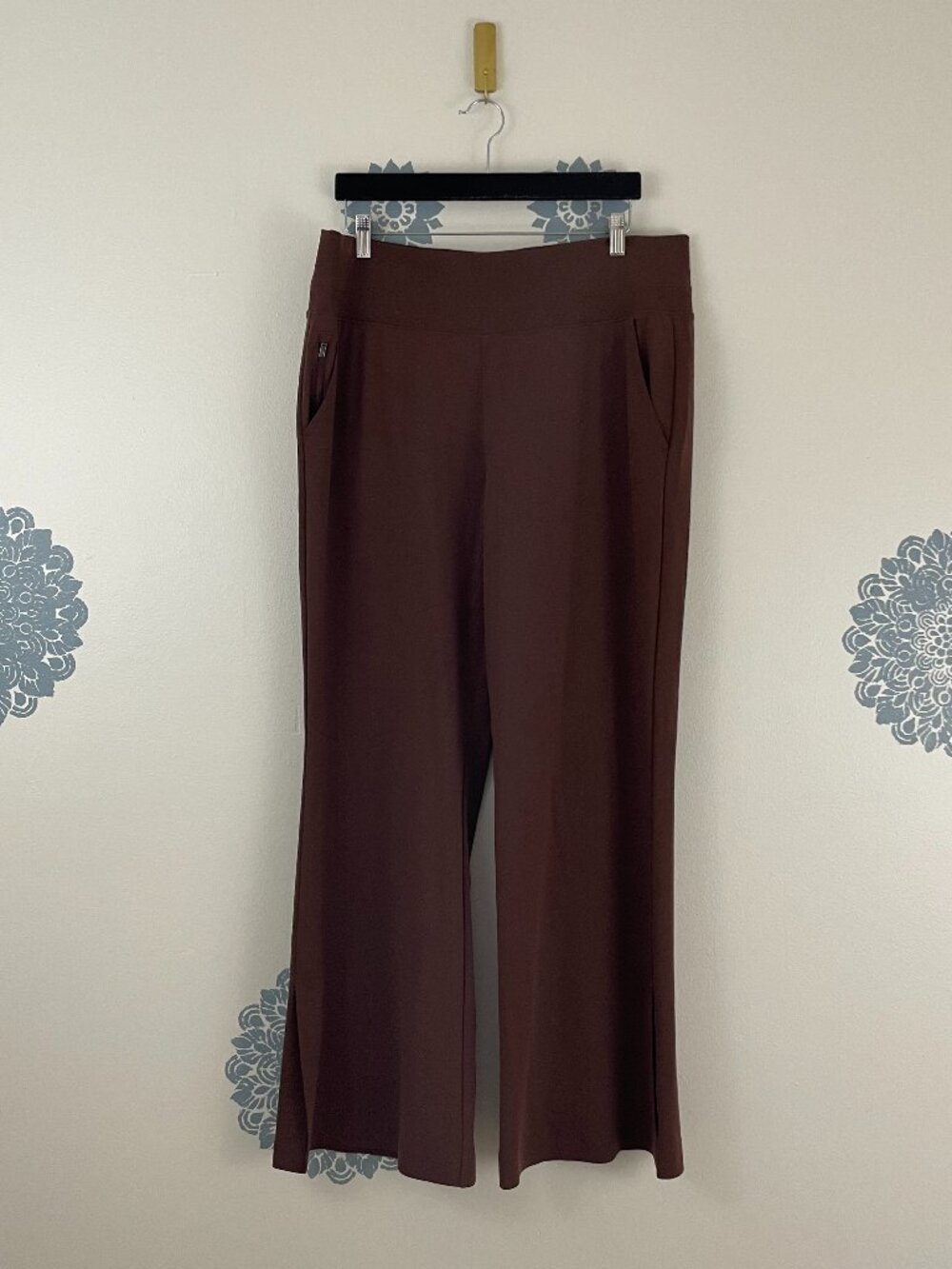 Athleta Venice High Rise Flare Pants in Mahogany Brown Size XL